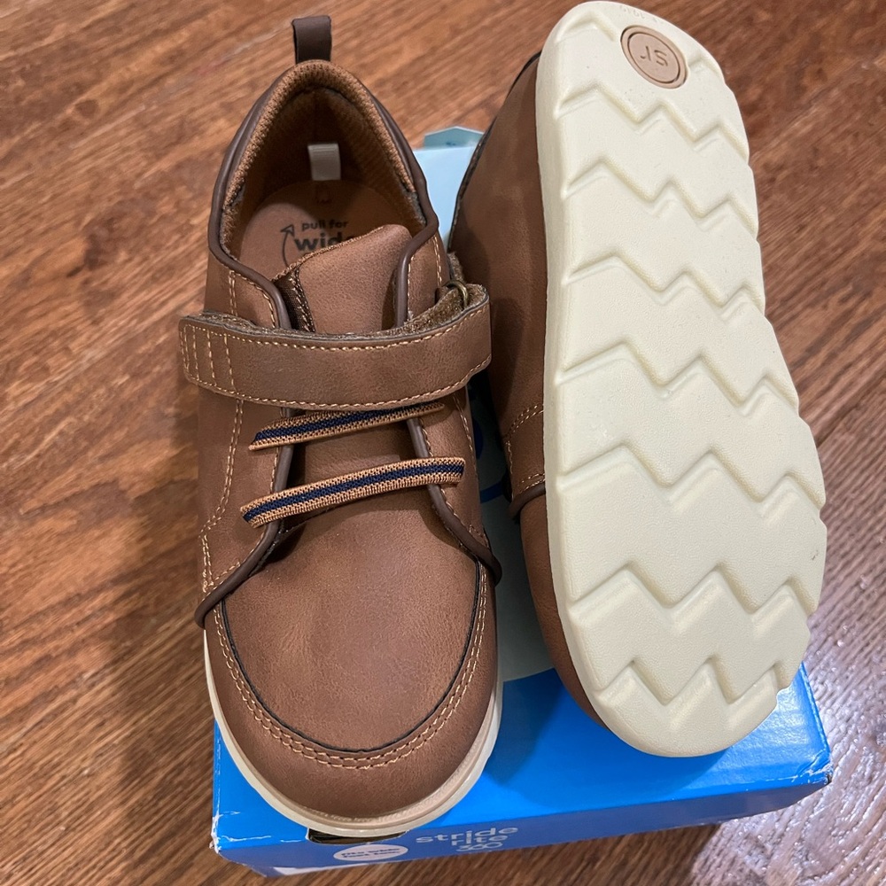 Boys Stride Rite Brown Sneakers with Velcro Strap and Rubber Outsole Ethan 13